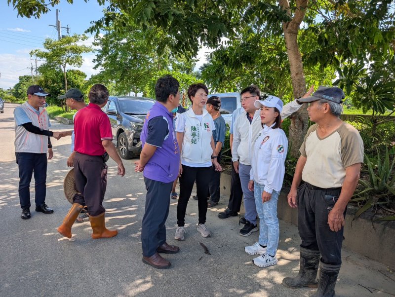 陳亭妃會勘關廟防汛道路淹水　要求短中長期並進　個個擊破解決地方淹水問題