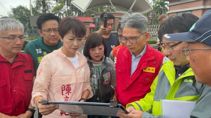 陳亭妃邀經濟部賴建信次長全面檢視三爺溪、仁德、永康大灣排水系統